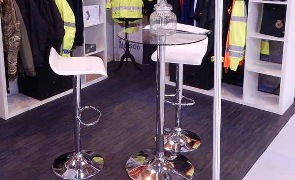 Exhibition stools & poseur tables